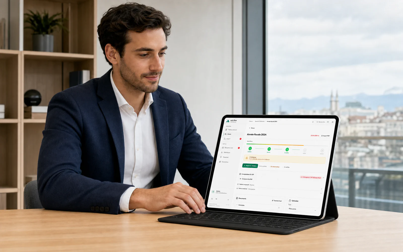 Une jeune professionnelle consulte un dossier ark.flow Fiduciaire sur un grand iPad Pro.